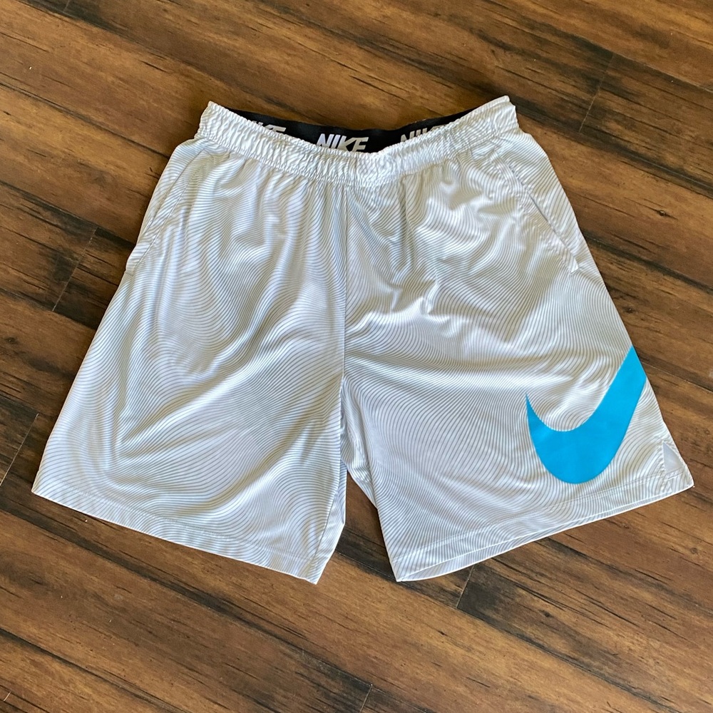 Nike Dri Fit Shorts XXL White Blue